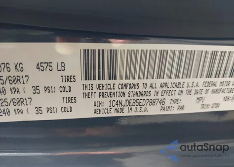 2014 Jeep Compass Latitude z USA, uszkodzony, nr VIN 1C4NJDEB5ED788746